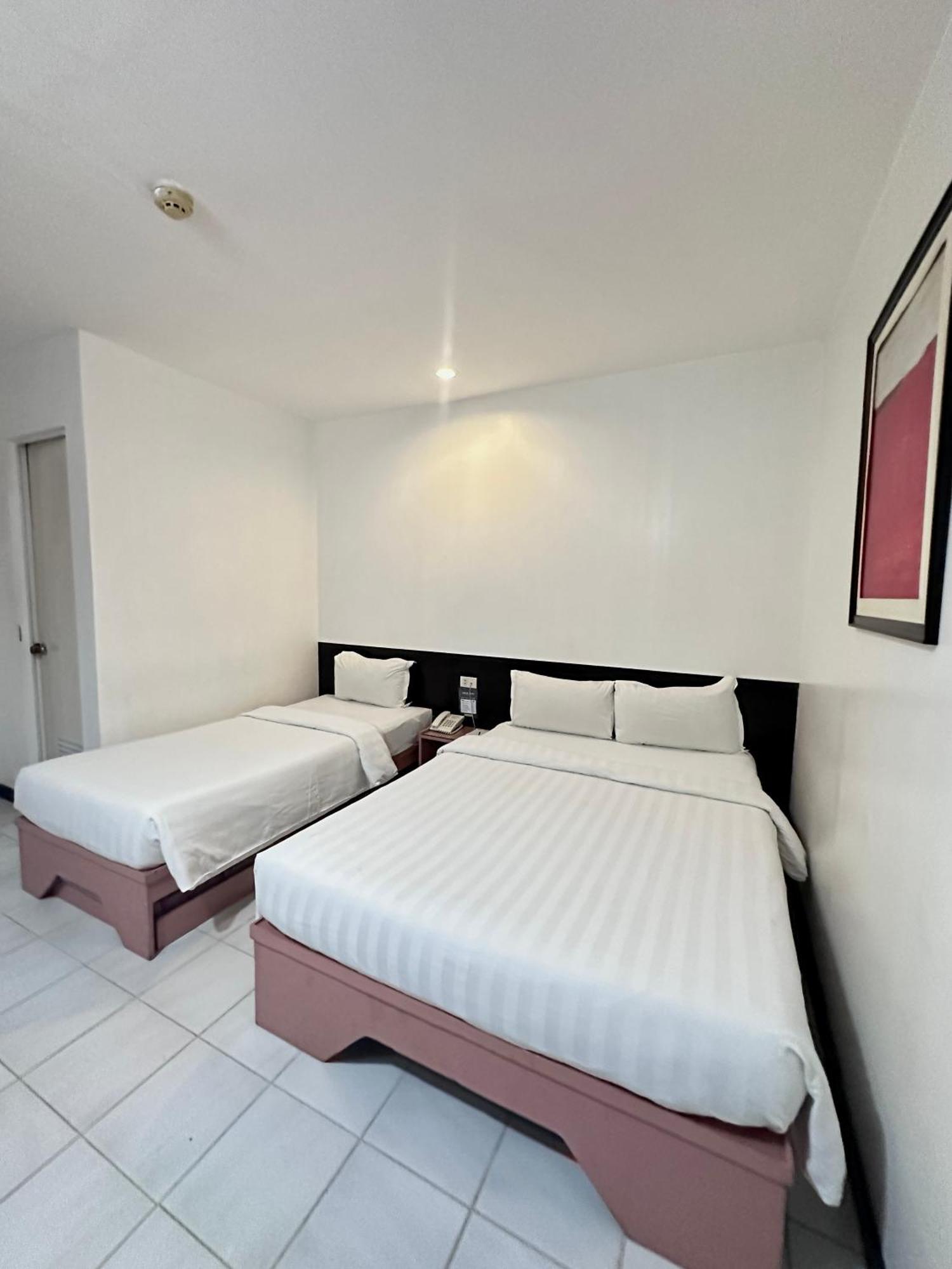 Hotel Pier Cuatro Cebu Eksteriør billede